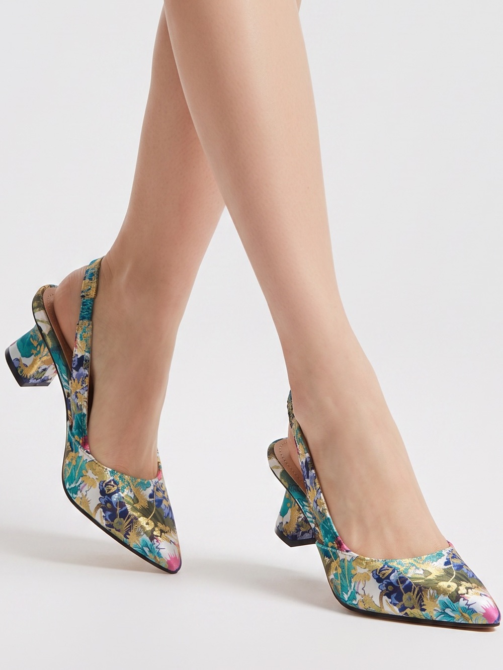 Low chunky  heeled slingbacks